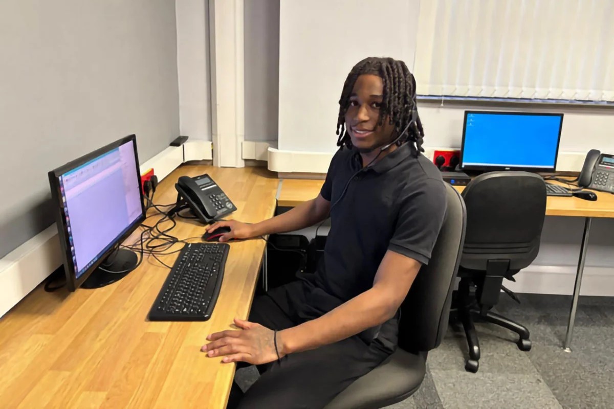 A Day in the Life of a Virtual Receptionist: Meet Godzy at Answer4u